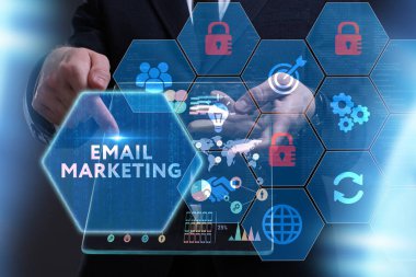 Ekonomi, teknoloji, Internet ve ağ kavramı. Genç busine