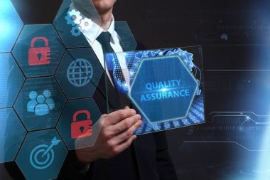 Ekonomi, teknoloji, Internet ve ağ kavramı. Genç busine