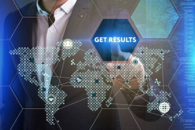 Ekonomi, teknoloji, Internet ve ağ kavramı. Genç busine