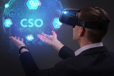 Ekonomi, teknoloji, Internet ve ağ kavramı. Genç busine