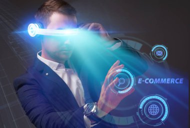 Ekonomi, teknoloji, Internet ve ağ kavramı. Genç busine