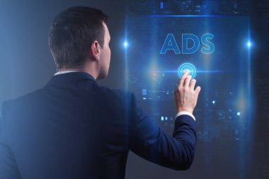 Ekonomi, teknoloji, Internet ve ağ kavramı. Genç busine
