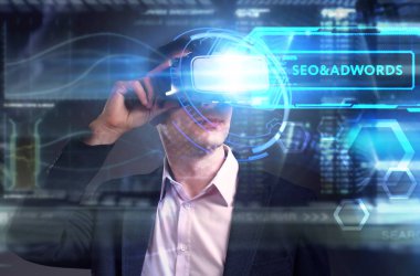 Ekonomi, teknoloji, Internet ve ağ kavramı. Genç busine