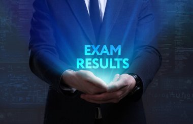 Ekonomi, teknoloji, Internet ve ağ kavramı. Genç busine