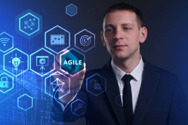 Ekonomi, teknoloji, Internet ve ağ kavramı. Genç busine