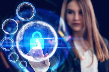 İş, Teknoloji, İnternet ve ağ konsepti. Genç işadamı geleceğin sanal ekranı üzerinde çalışıyor ve yazıyı görüyor.: 