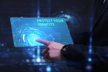 İş, Teknoloji, İnternet ve ağ konsepti. Genç işadamı geleceğin sanal ekranı üzerinde çalışıyor ve yazıyı görüyor.: 