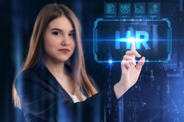 İş, Teknoloji, İnternet ve ağ konsepti. Genç işadamı geleceğin sanal ekranı üzerinde çalışıyor ve yazıyı görüyor: