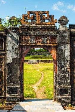 Güzel tasarlanmış kapıda ton İmparatorluk Sarayı