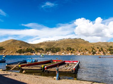 Küçük dağ Tiquina