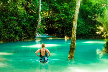 Luang Prabang, Laos - 23 Kasım 2015: Pastoral Kuang Si şelale