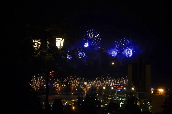 Festival de fogos de artifício ucraniano, cidade de Odessa — Fotografia de Stock