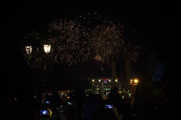 Festival de fuegos artificiales de Ucrania, ciudad de Odessa — Foto de Stock