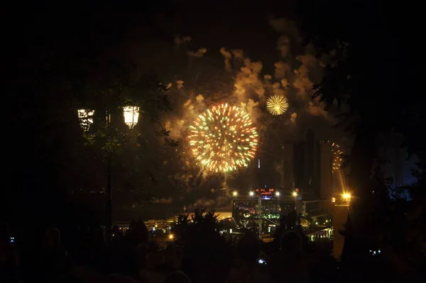 Festival de fogos de artifício ucraniano, cidade de Odessa — Fotografia de Stock