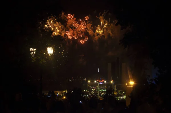 Oekraïense vuurwerk, Odessa festivalstad — Stockfoto