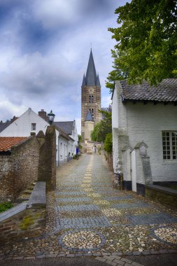 Onun beyaz evler için bilinen bir Thorn tarihi şehir