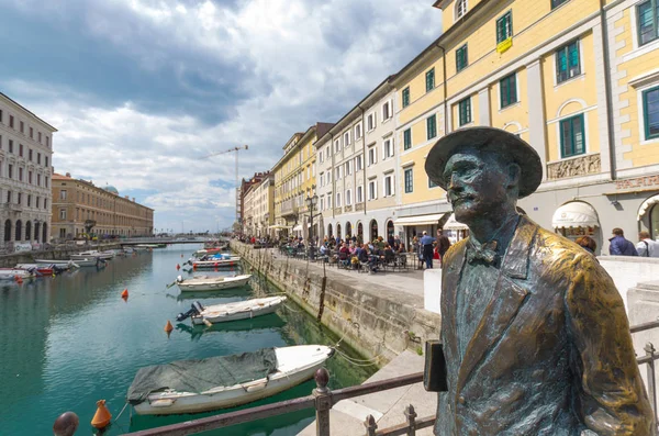 Trieste, İtalya (29 Mayıs 2017) - James Joyce Heykeli 