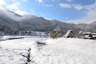 Shirakawa-go tarihi köyleri