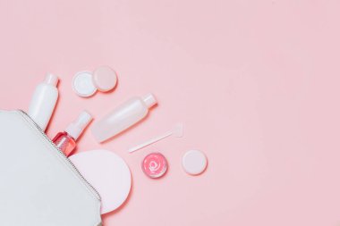 Pembe Pembe Dekoratif kozmetik ve kozmetik çantası.
