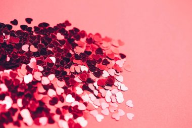 Kırmızı ışıltı kalp arka plan. parlak ve neşeli. St. Valentine's tebrik kavramı. Makro fotoğraf