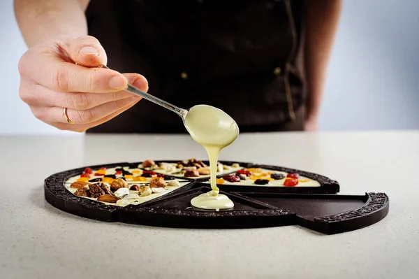çikolatadan yapılmış pizza