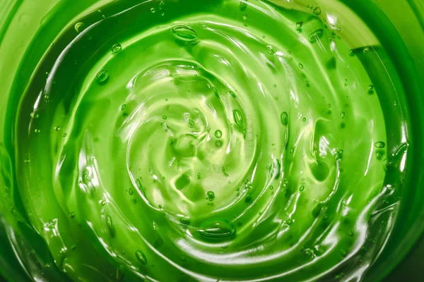 Aloe Vera gel cosmético. Textura em gel com bolhas sobre fundo branco isolado. Conceito de cosméticos naturais. Close-up, macro — Fotografia de Stock