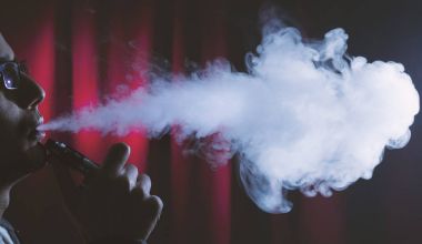 elektronik sigara veya vaping aygıt Sigara.