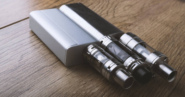 vape pen and vaping devices, mods, atomizers, e cig, e cigarette