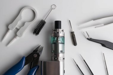 elektronik sigara vaping aletleri ve aksesuarları.