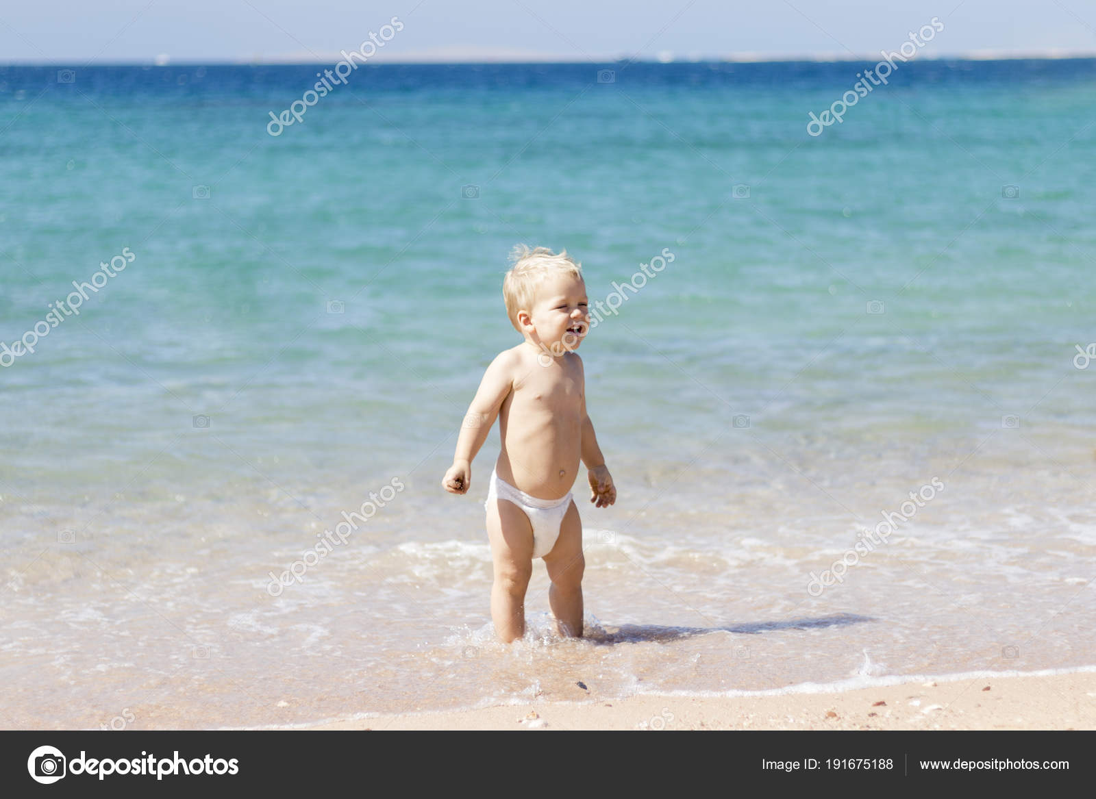 Téléchargement gratuit Images Mignon Bambin Heureux Au Bord De La Mer Drole De Petit Garcon En le plus cool salutations