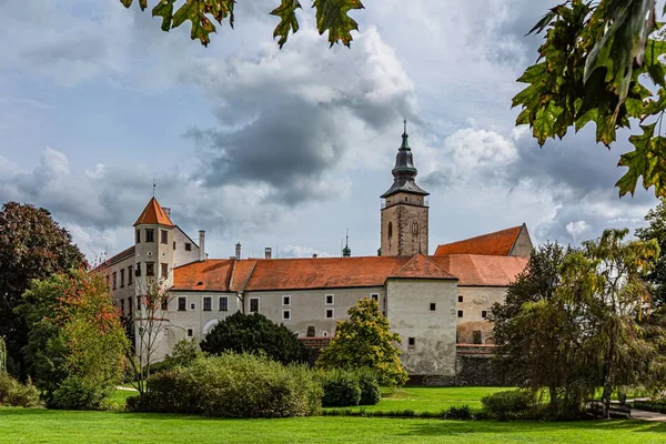 Telc Czechy Września 2019 Widok Zamek Państwowy Wieżę Kościoła Jakuba — Zdjęcie stockowe