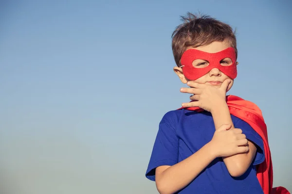 Glückliches Kleines Kind Spielt Superhelden Kinder Haben Spaß Freien Konzept — Stockfoto