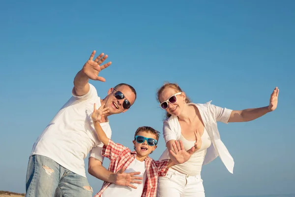 Happy Family Standing Beach Day Time People Having Fun Outdoors — Stock Photo, Image