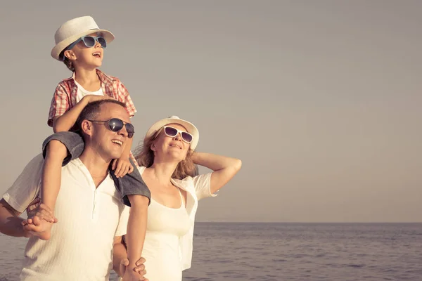 Happy Family Standing Beach Day Time People Having Fun Outdoors — Stock Photo, Image