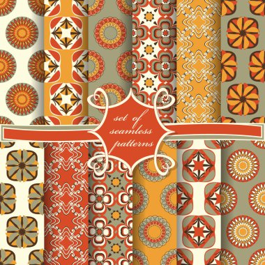 Sorunsuz vektör çizimler kümesi. Soyut şekiller, dekoratif çiçek