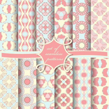 Arka planlar, tebrik kartları, duvar kağıtları, sarmalayıcılar için sorunsuz vektörel desenler kümesi. Soyut Dekoratif şekiller