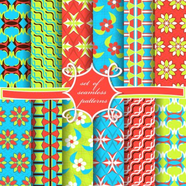 Soyut geometrik şekilleri, dekoratif çiçekleri ve dekorasyon için tasarım elemanlarını içeren pürüzsüz vektör kağıdı seti