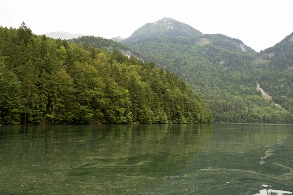 Lago Konigsee en los Alpes bávaros . — Foto de Stock