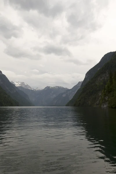 Tó Königssee bajor Alpokban. — Stock Fotó