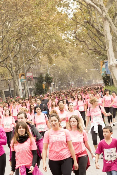 Εκτελέστε συνειδητοποίησης καρκίνου του μαστού σε Βαρκελώνη. — Φωτογραφία Αρχείου