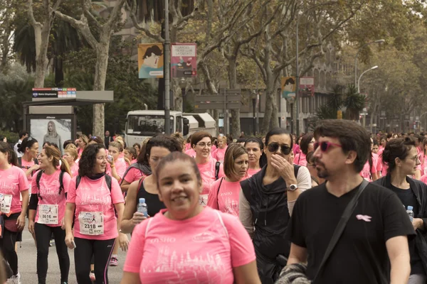 Karcinomu prsu povědomí běžet v Barceloně. — Stock fotografie