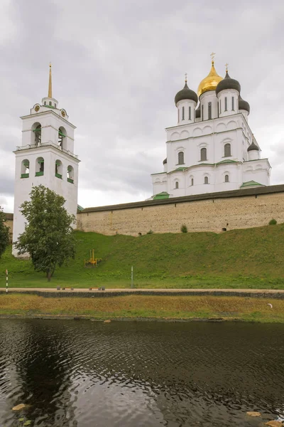 Kreml i den staden Pskov. — Stockfoto