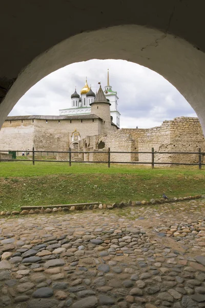 Kremlin Pskov şehir içinde.