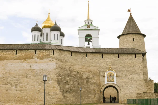 Kreml i den staden Pskov. — Stockfoto