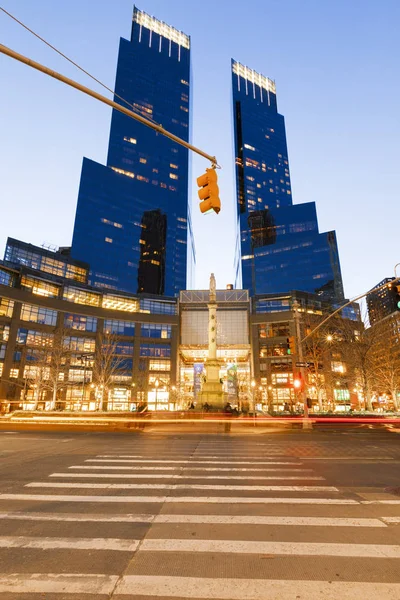 Time Warner Center, вид со стороны Columbus Circle . — стоковое фото
