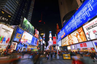Geceleri parlak ışıklar, New York Times Meydanı.