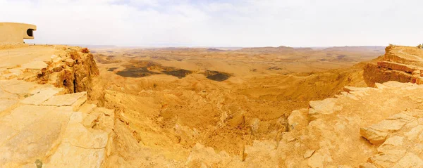 Panorama z Parku Narodowego krater Ramon w Izraelu. — Zdjęcie stockowe