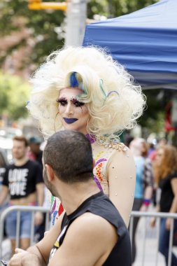 LGBTQ gurur geçit töreninde Nyc.