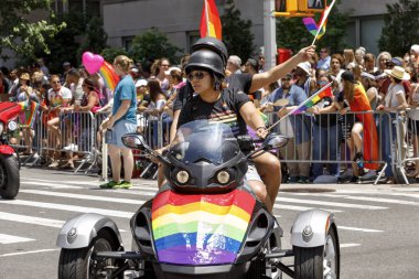 LGBTQ gurur geçit töreninde Nyc.