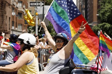 LGBTQ gurur geçit töreninde Nyc.